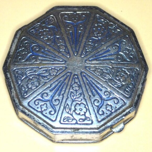 Antique Purse/Pocket Size Pill Container Doucettes 1920s Silver Color Decorative - Picture 1 of 4